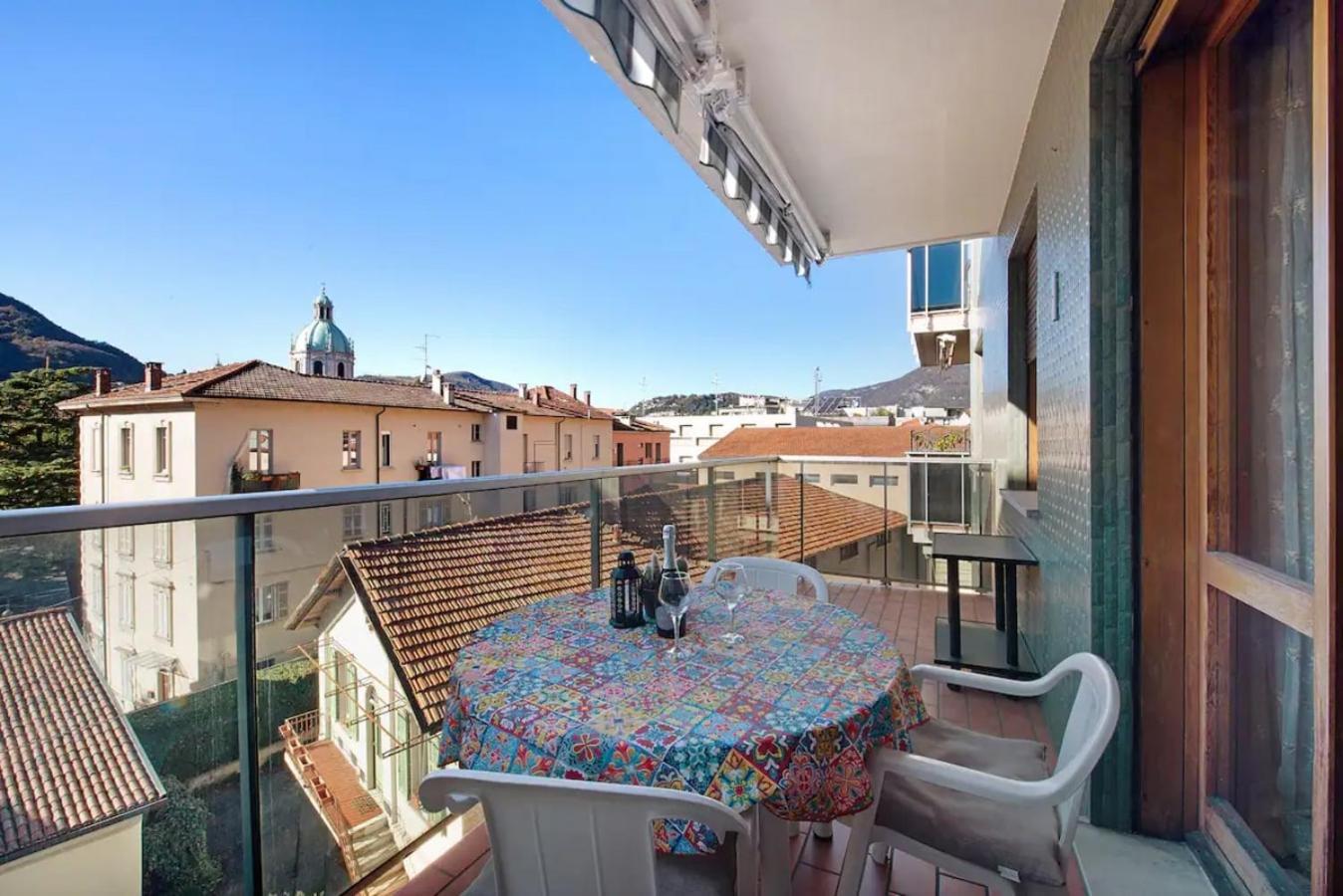 Appartamento House Of Roses Con Vista Duomo Como Kültér fotó